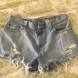 Vintage Levi’s denim jean shorts size 30 or 13.